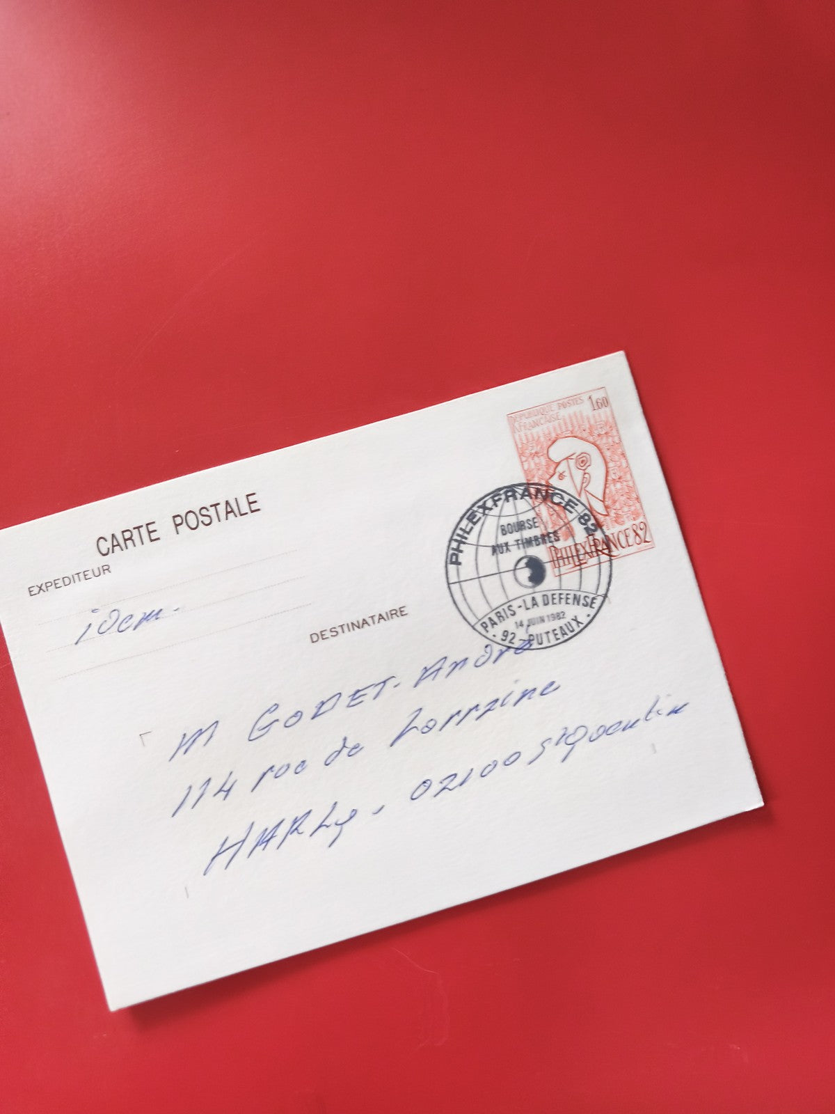 Carte postale philatélie timbre Marianne oblitérée Paris écriture manuscrite