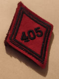 Insigne militaire ancien 405 sur tissu rouge écusson vintage armée