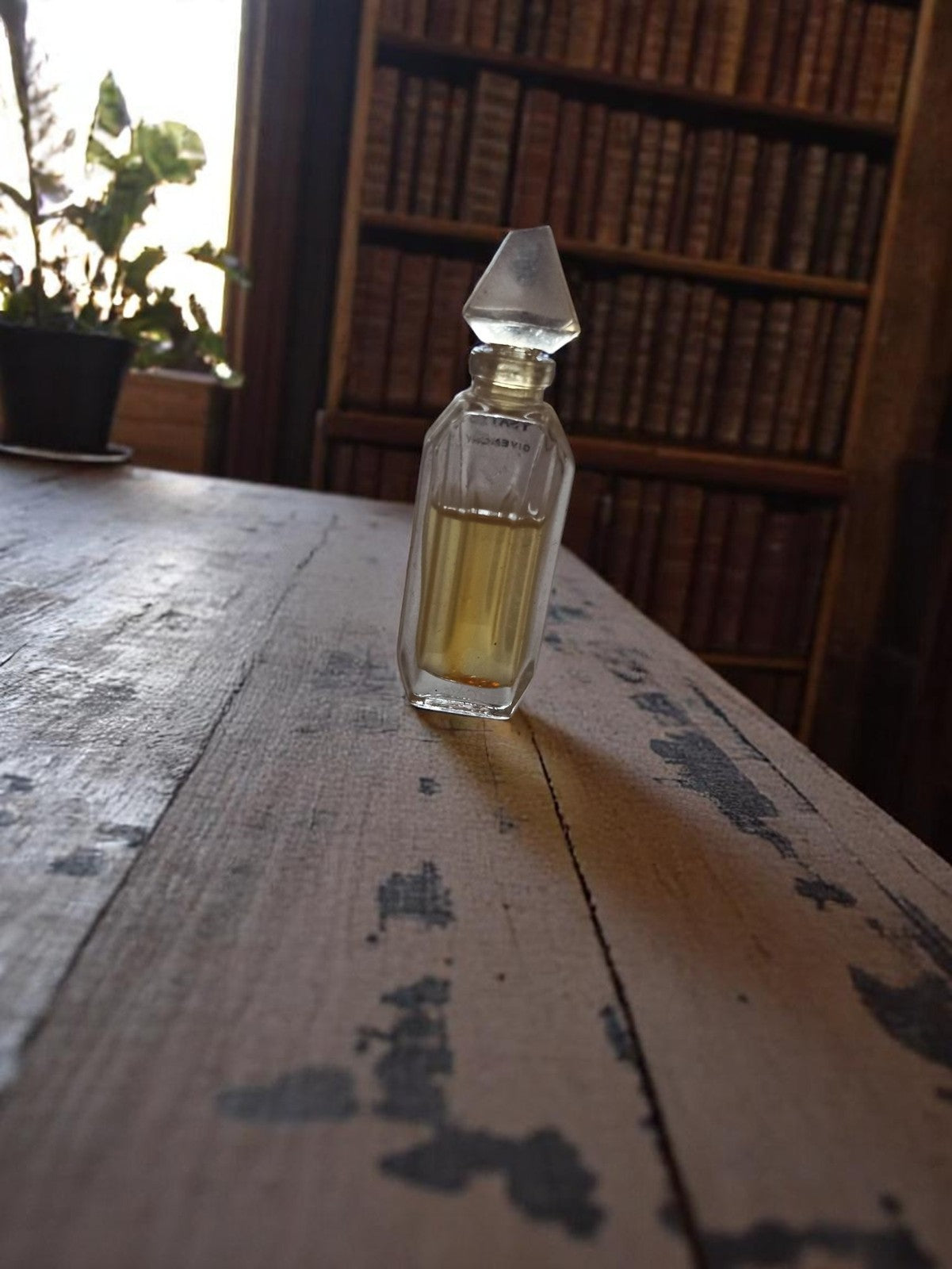 Flacon miniature parfum vintage verre soufflé, bouchon taillé ancien