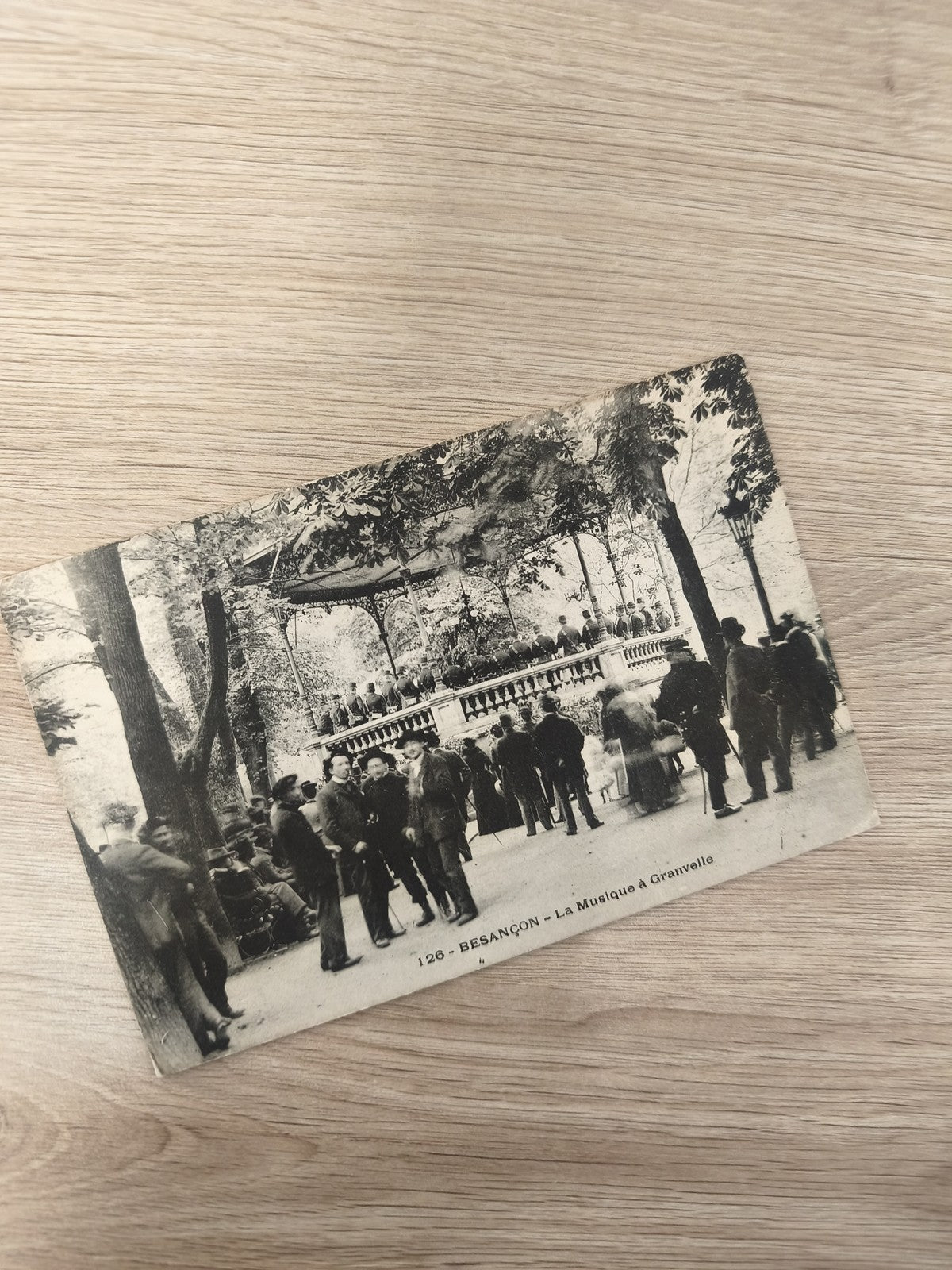 Ancienne carte postale Besançon La Musique à Granvelle noir et blanc vintage