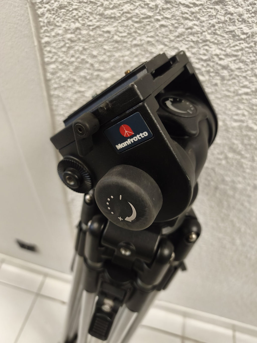 Trépied photo Manfrotto d?occasion, support stable pour appareil photo et camésc