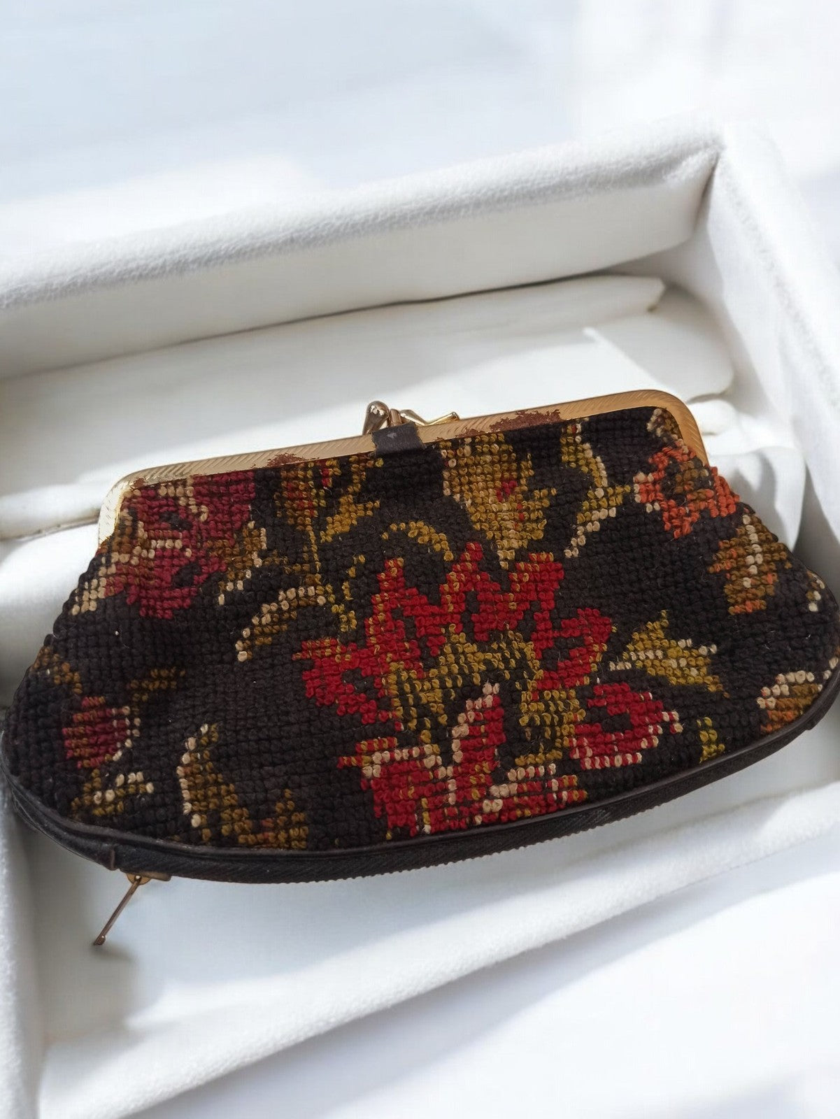 Porte-monnaie vintage tapisserie fleurs années 50 rétro noir rouge