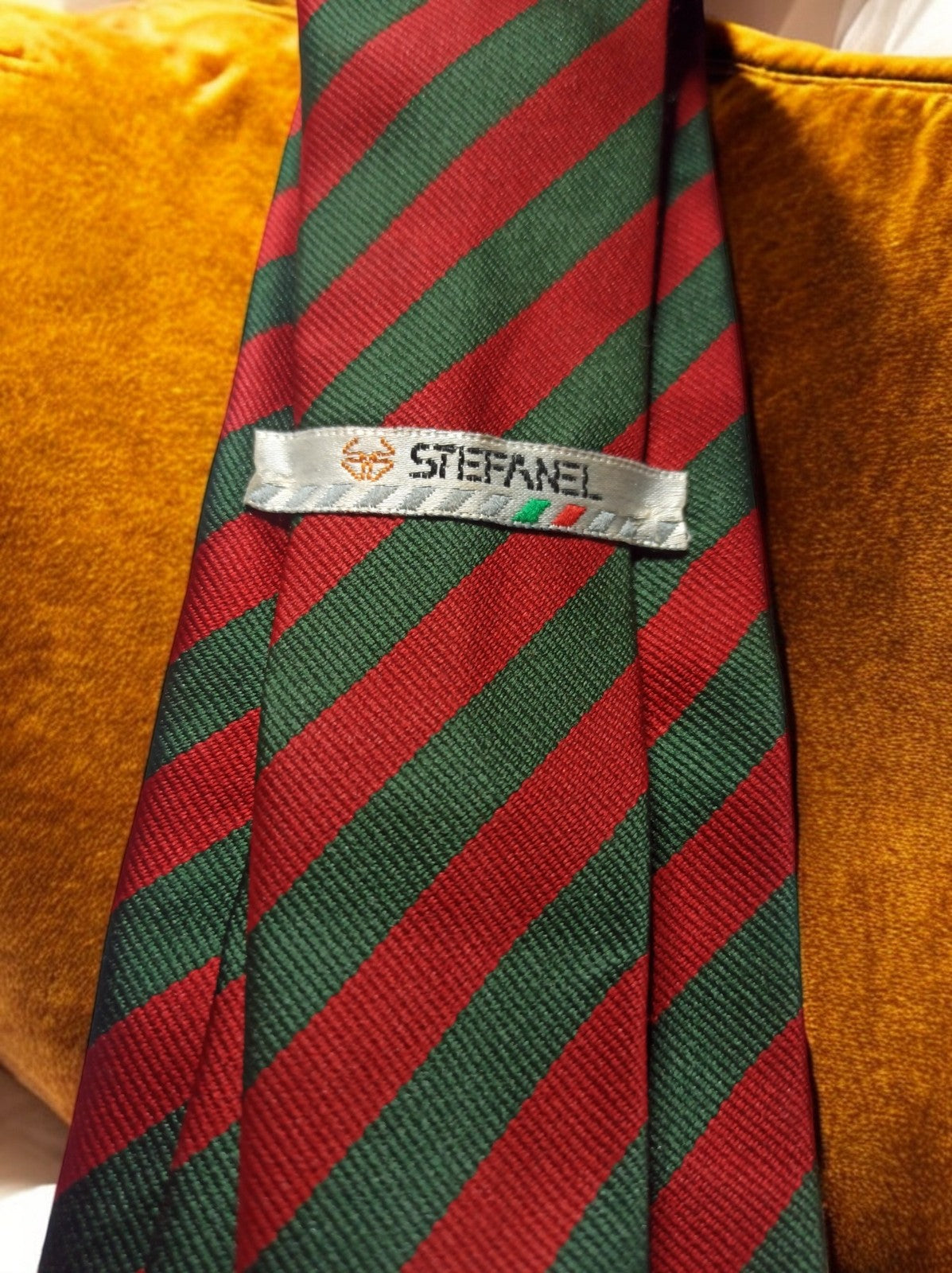 Cravate vintage Stefanel rayée rétro vert rouge – style élégant années 80