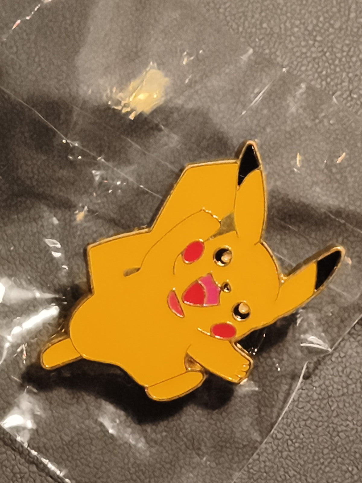 Pin's Pikachu Pokémon jaune émail, badge broche dessin animé