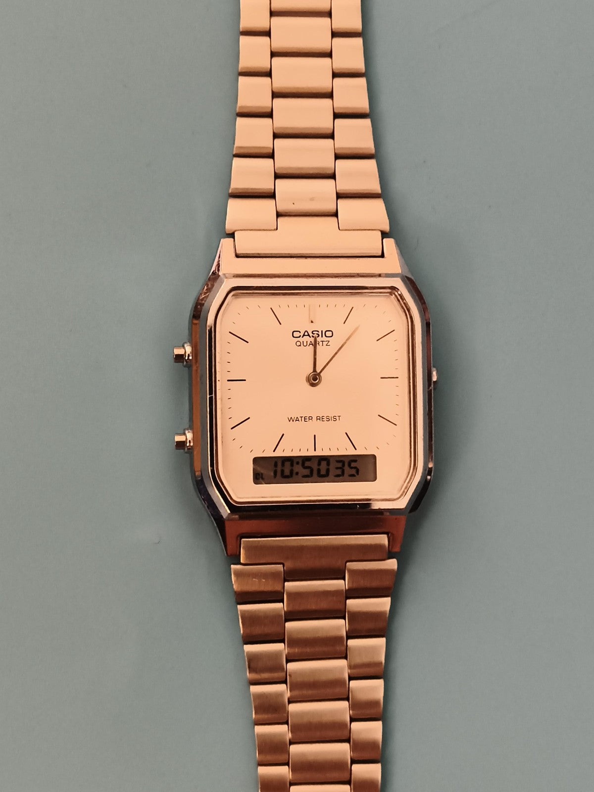 Montre Casio quartz double affichage doré bracelet métal Water Resist