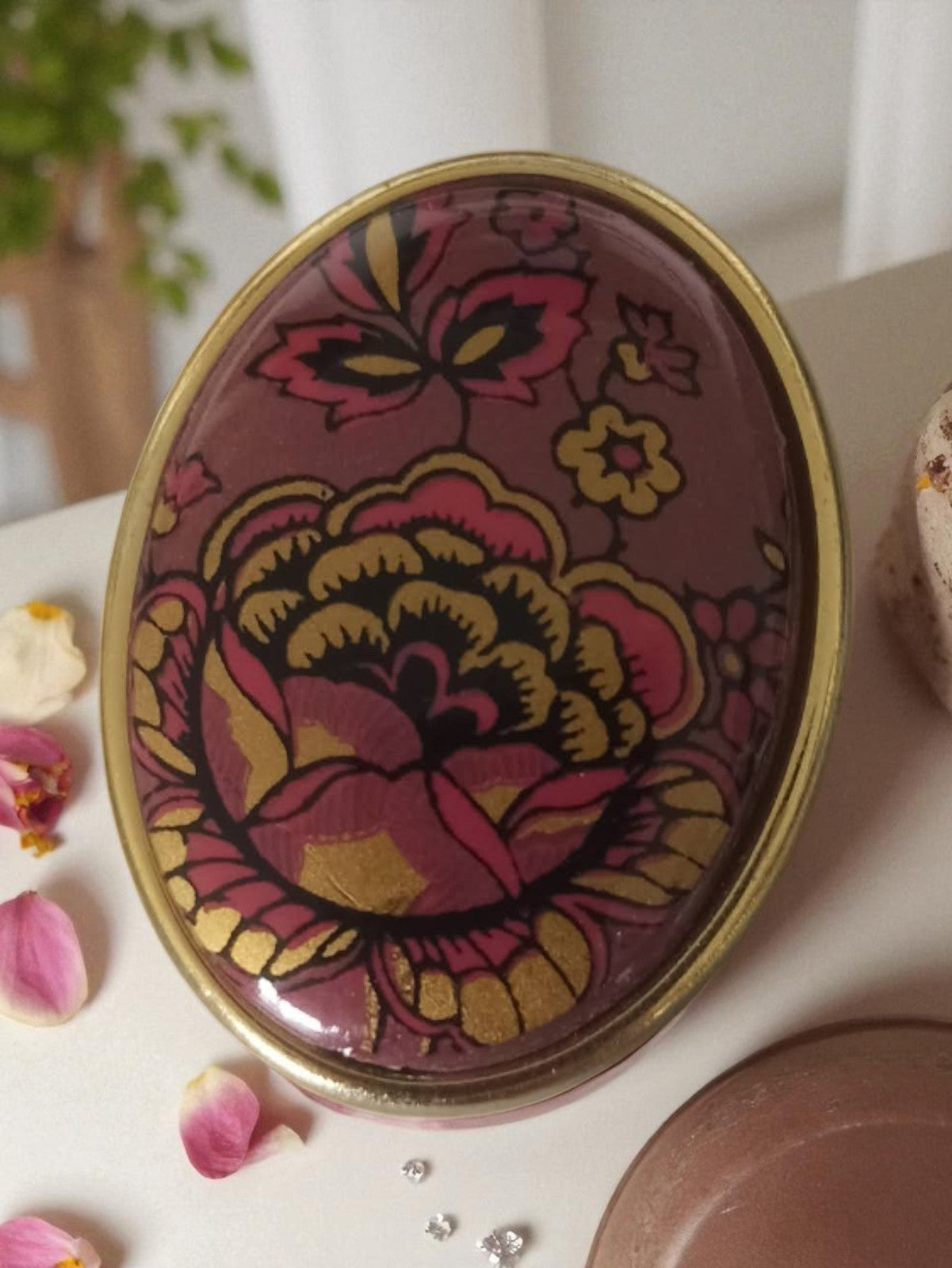Broche vintage ovale dorée motif floral rétro, bijou fantaisie années 70