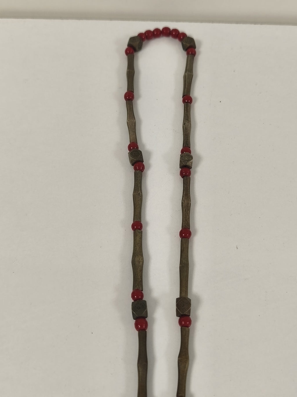 Collier vintage touareg ancien pendentif ethnique perles rouges géométrique