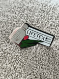 Pin's publicitaire vintage LIFETEX Wella, logo émaillé, années 90 (Ref 10)