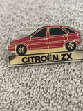 Pin's CITROËN ZX vintage rouge, badge auto années 90, broche voiture (Ref 7)