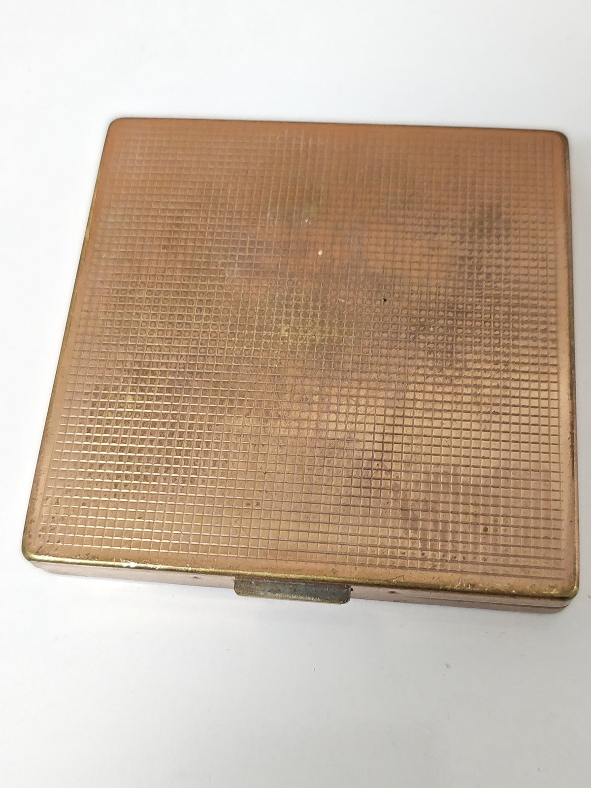 Vintage 1930s engraved gilded metal powder compact retro makeup collector's item
