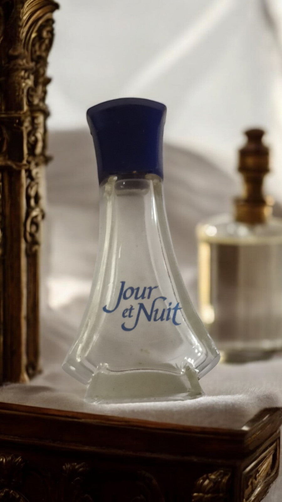 Miniature parfum Jour et Nuit vintage flacon verre bouchon bleu ancien