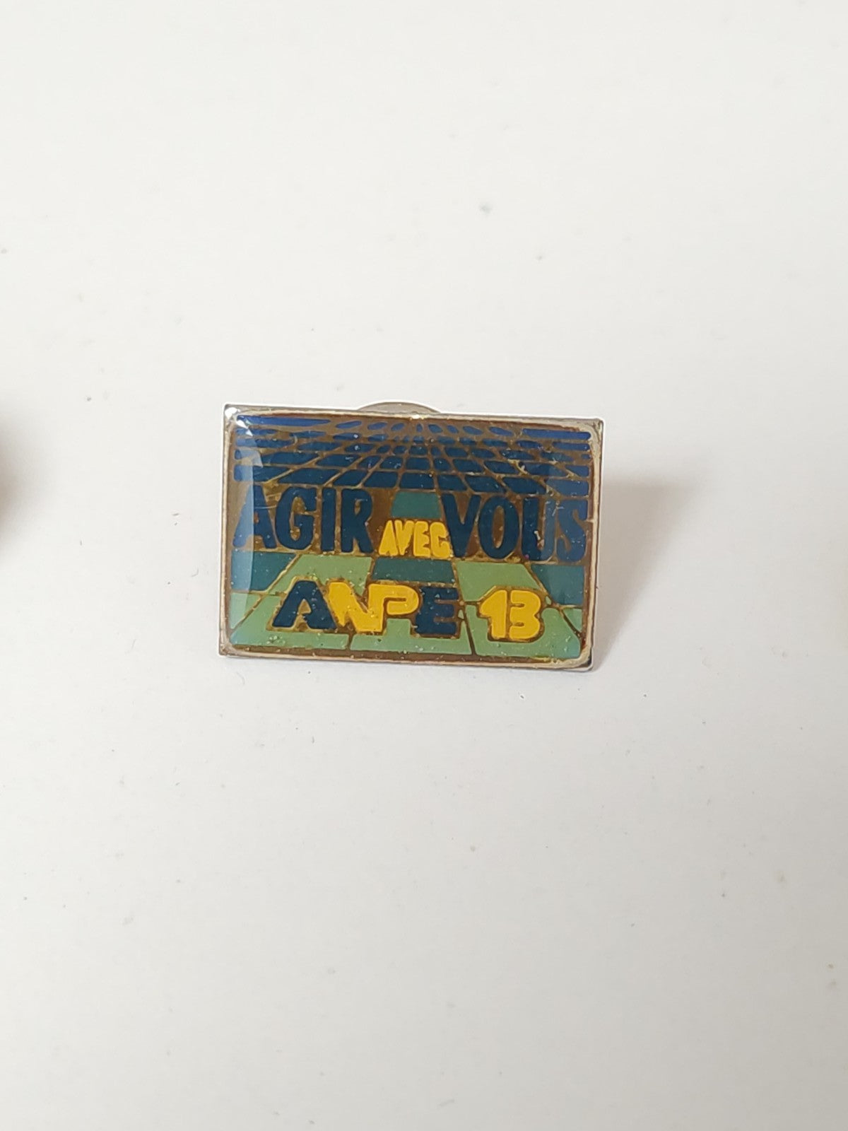 Pin's vintage ANPE ancien badge rétro collection emploi France années 90