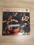 Vinyle 45 tours Les Chakachas ? Ay! Mulata, Pau Pau, Beau Coco, RCA, pochette co