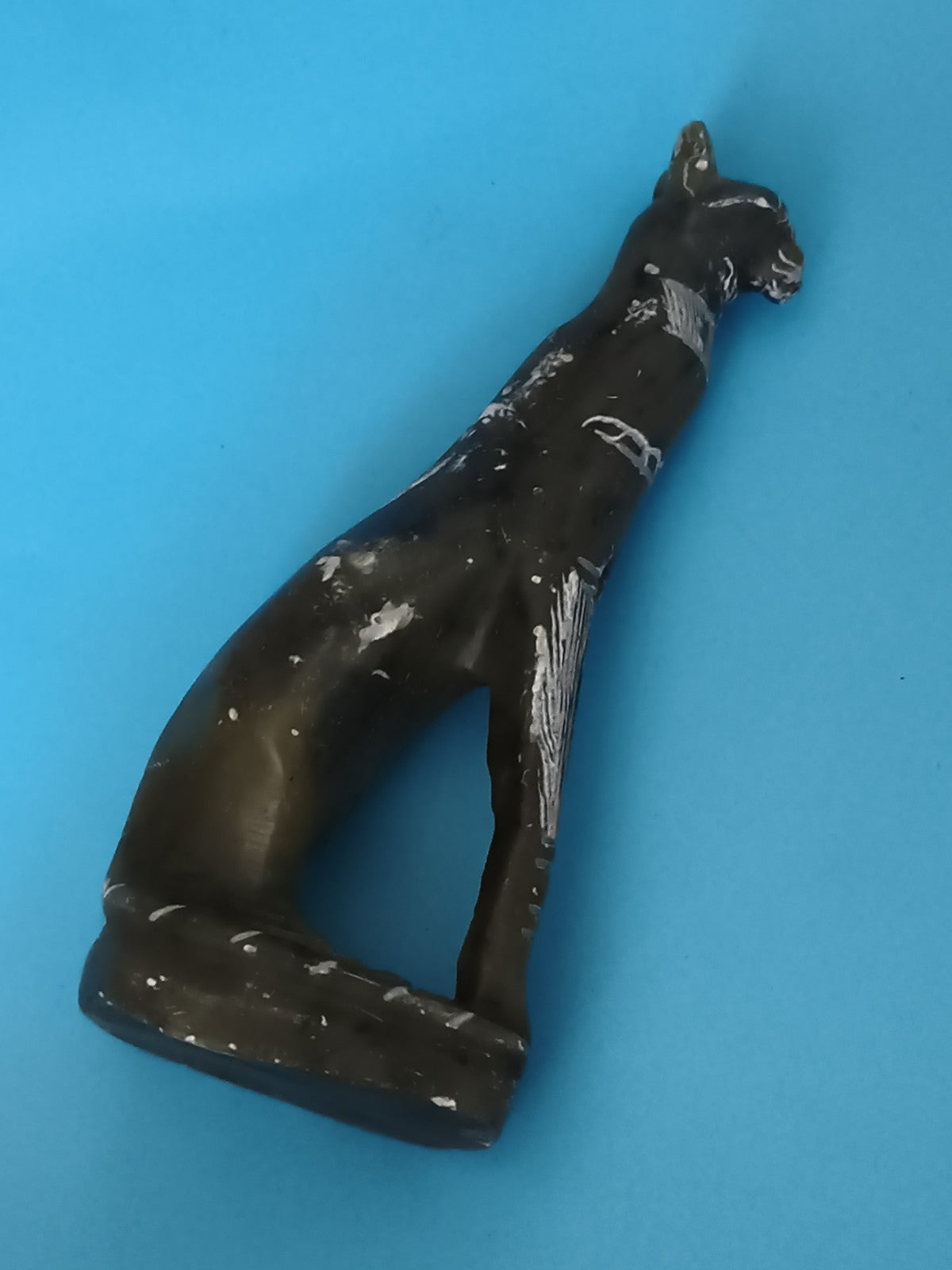 Statuette chat assis pierre naturelle noire sculpture décorative félin