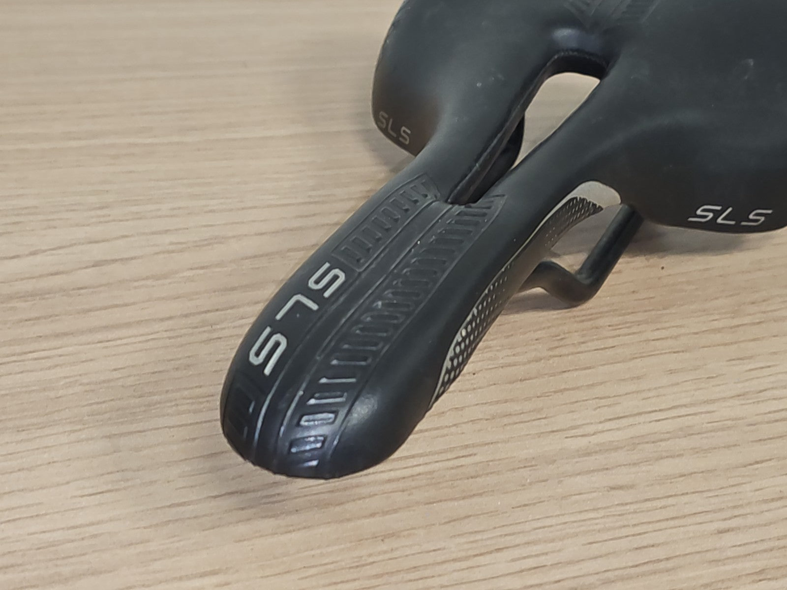 Selle Italia Women's Diva Gel Ti316 Superflow Saddle