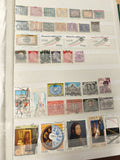 Lot de timbres poste italiens multicolores, divers formats et valeurs faciales
