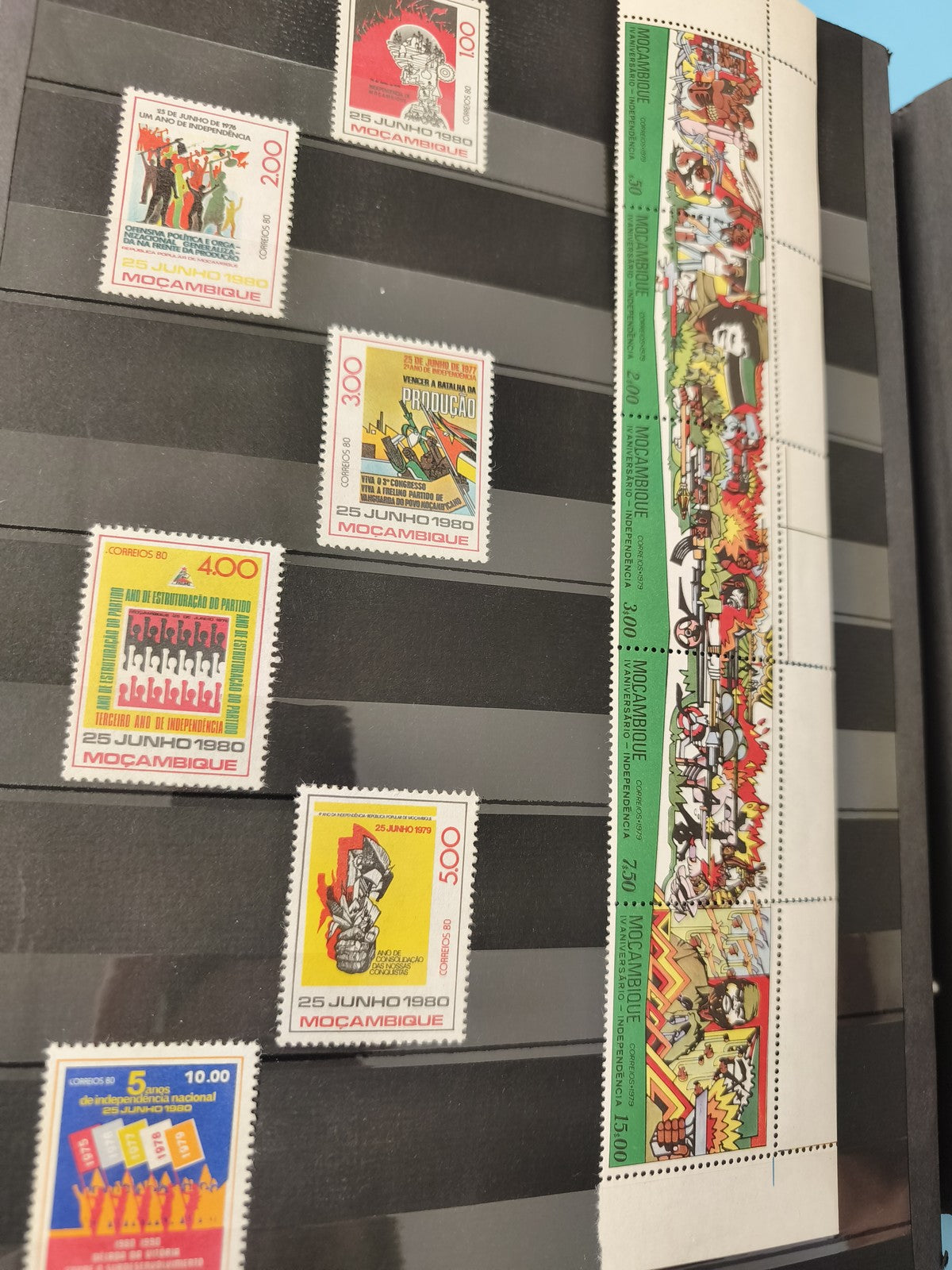 Lot anciens timbres oblitérés Mozambique années 1980 thématique indépendance