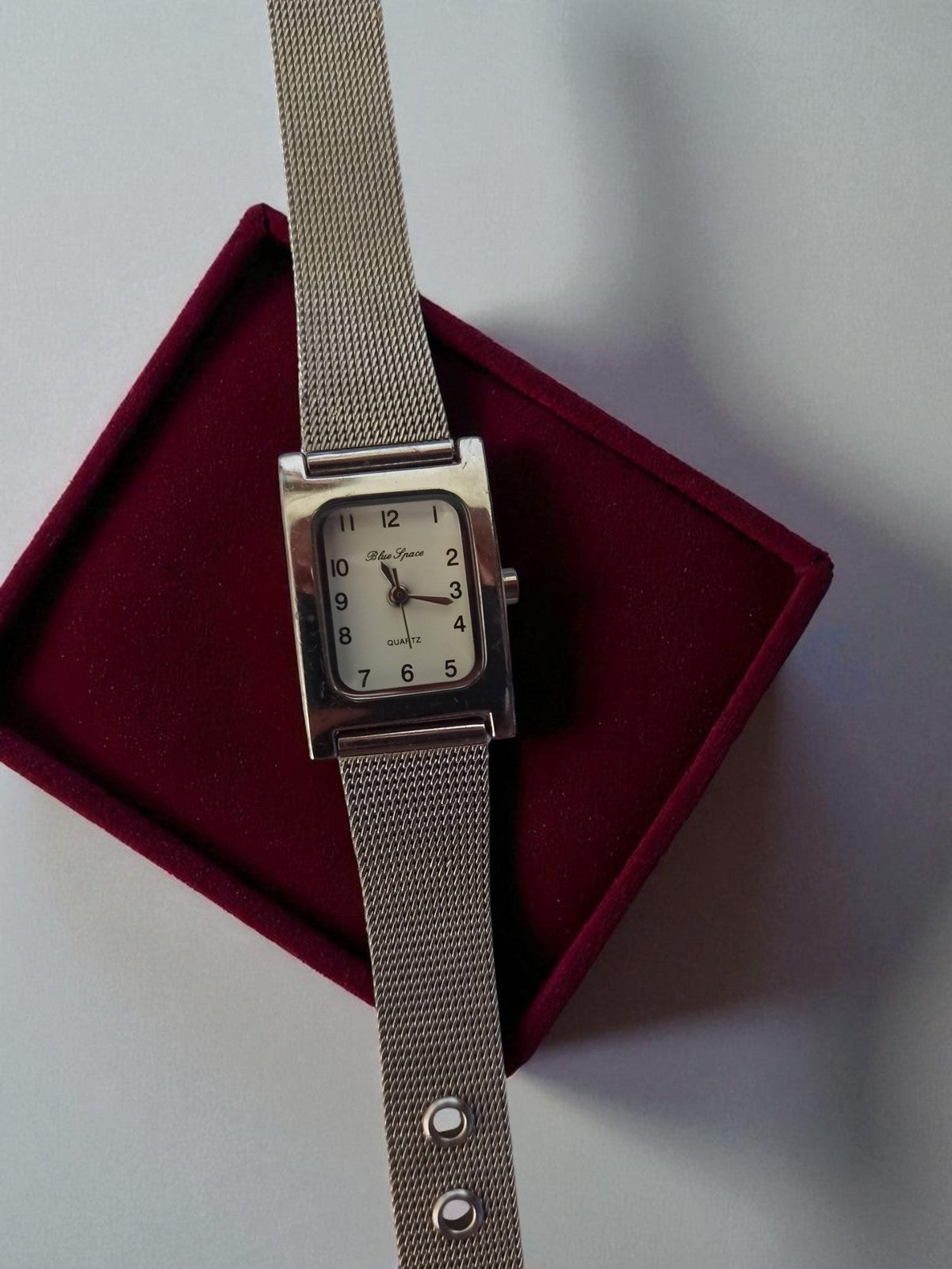 Montre femme Blue Space vintage, quartz rétro, cadran rectangulaire métal