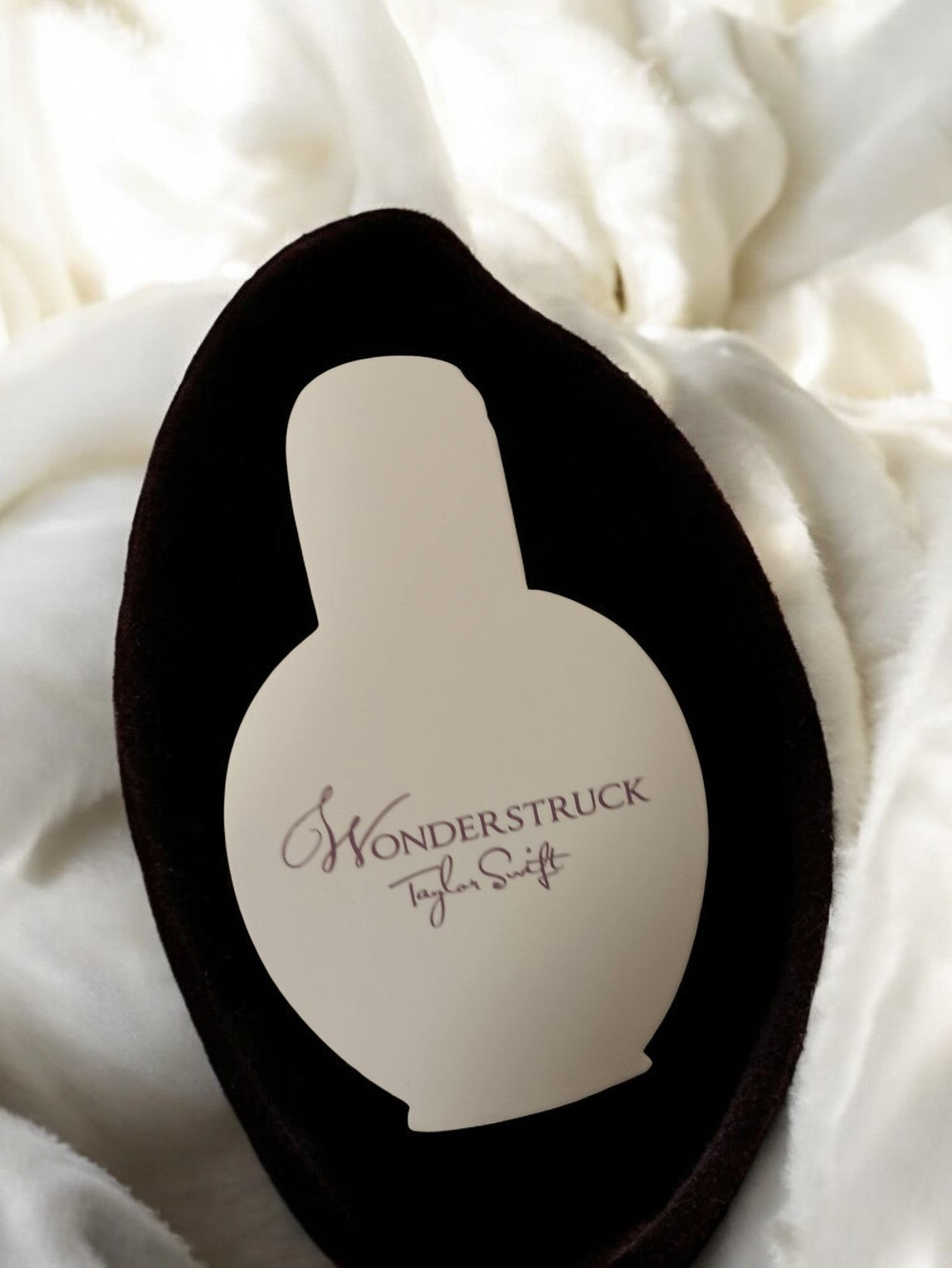 Carte publicitaire parfum Wonderstruck Taylor Swift rétro, objet parfumé ancien
