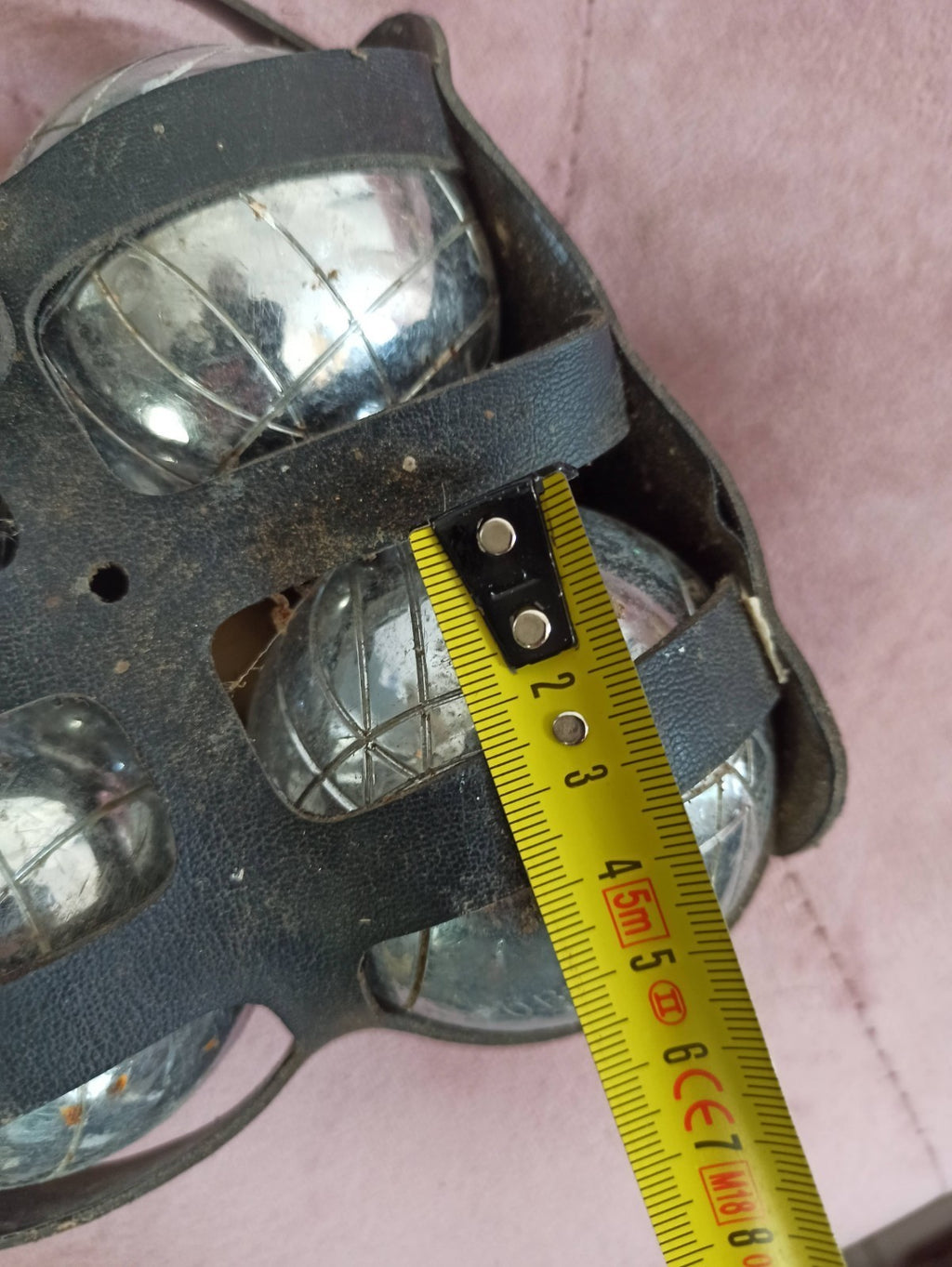 Boules de pétanque OBUT acier x4 + cochonnet, sacoche cuir noir