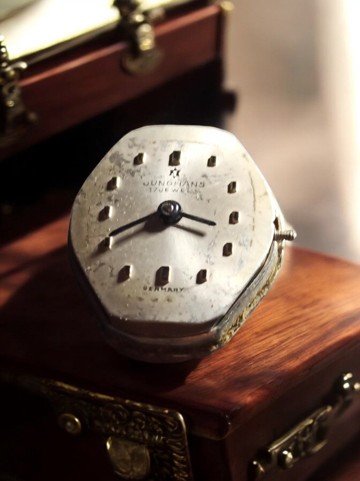 Montre mécanique Junghans vintage, cadran octogonal, Germany, 17 jewels