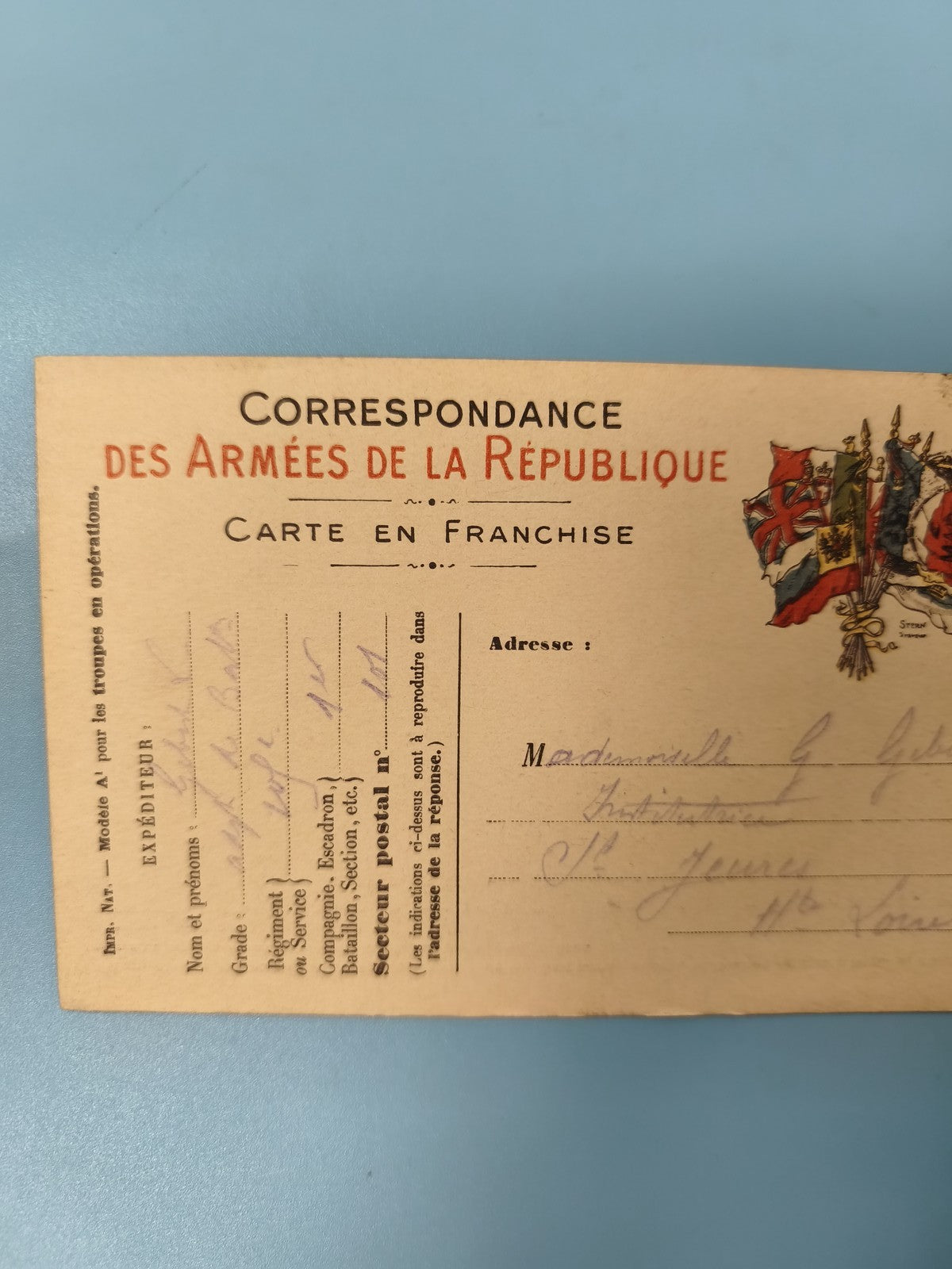 Ancienne carte postale armées de la République, franchise militaire, drapeaux
