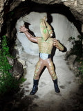 Figurine vintage Kaiju Kamen Rider marron vert ? monstre Masked, années 70