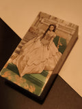 Jeu de cartes tarot Romantic Tarot étui illustré femme robe blanche