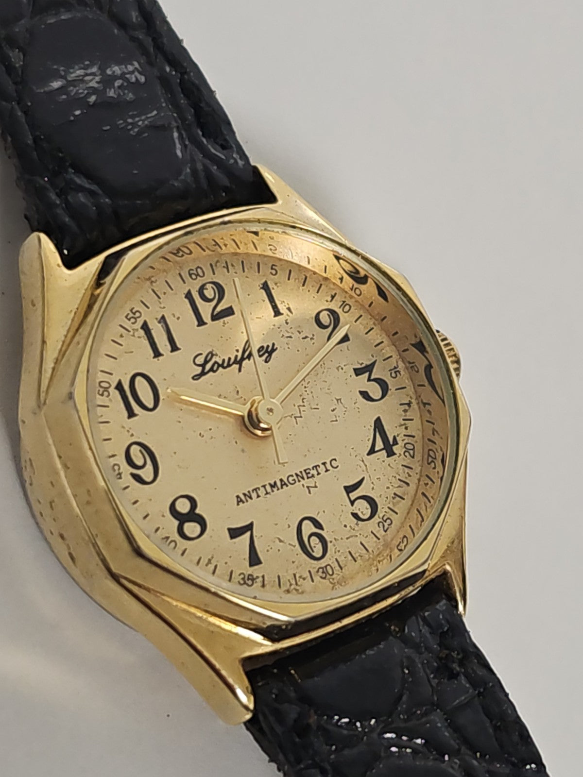 Montre mécanique femme Louifrey vintage à réparer ancienne antimagnetic rétro