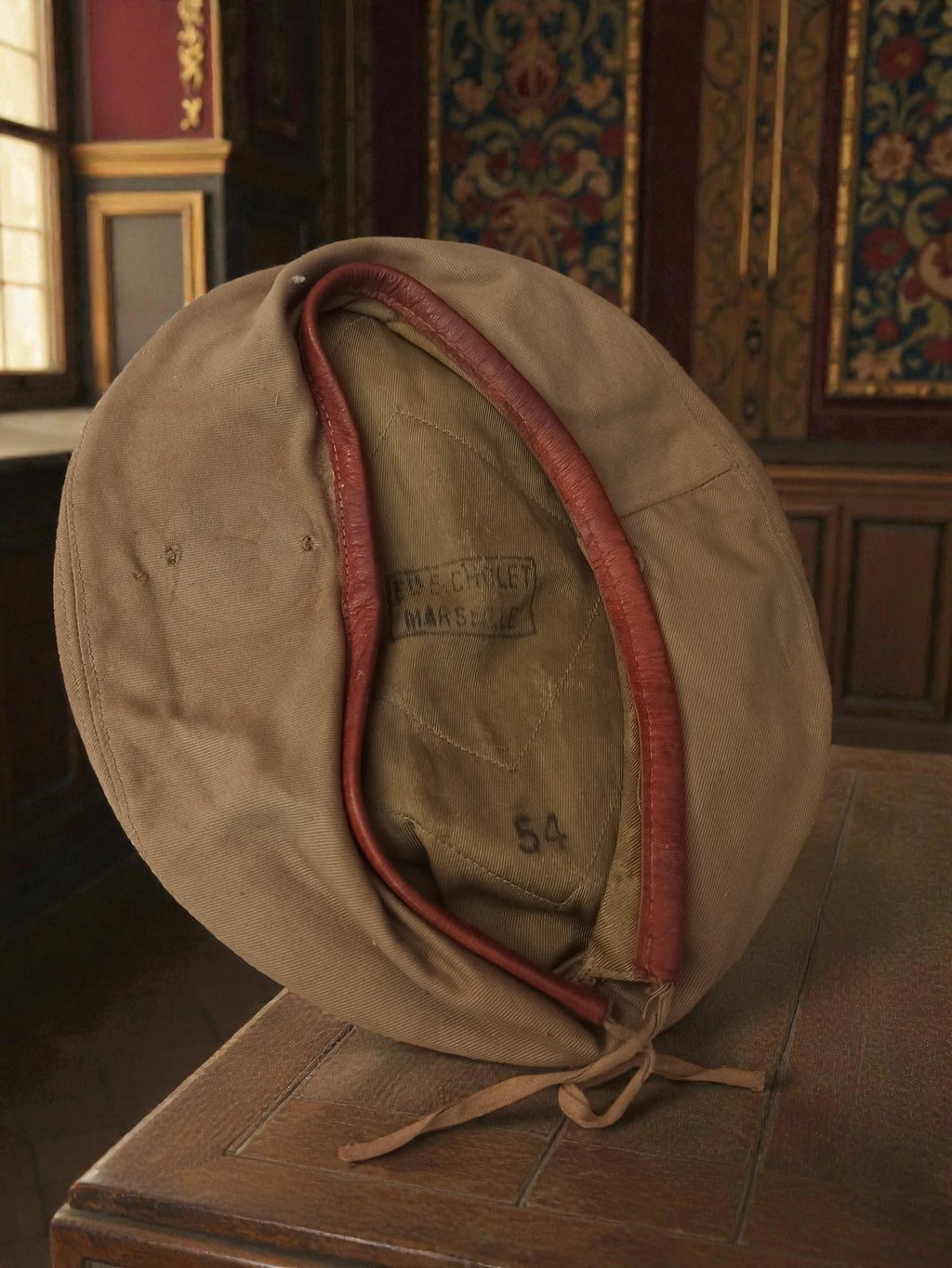 Béret parachutiste ancien France beige cuir Choulet Marseille vintage militaire