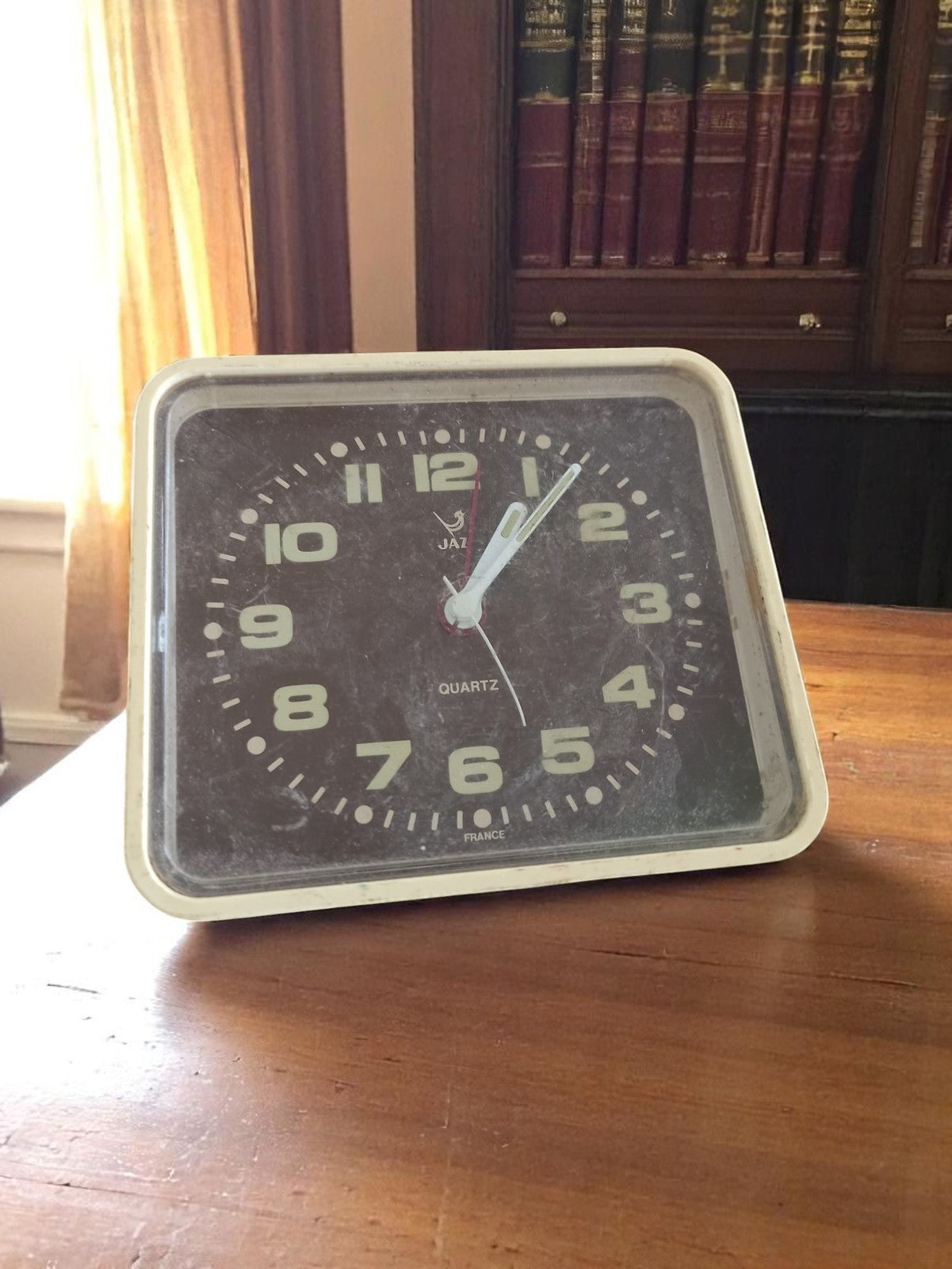 Réveil de table vintage Jaz quartz noir à restaurer, France, années 70
