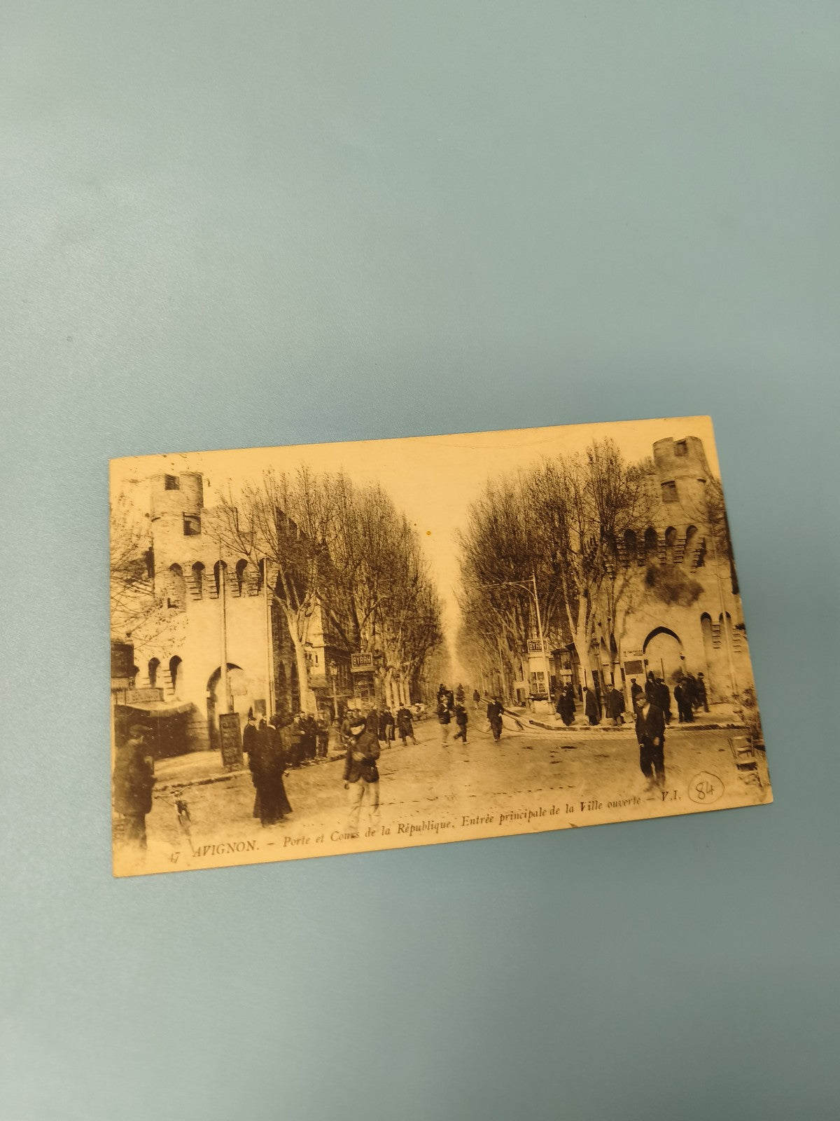 Carte postale ancienne Avignon Porte République CPA noir et blanc collection
