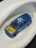 Voiture miniature rallye vintage, bleu jaune, Michelin Pilot, véhicule rétro