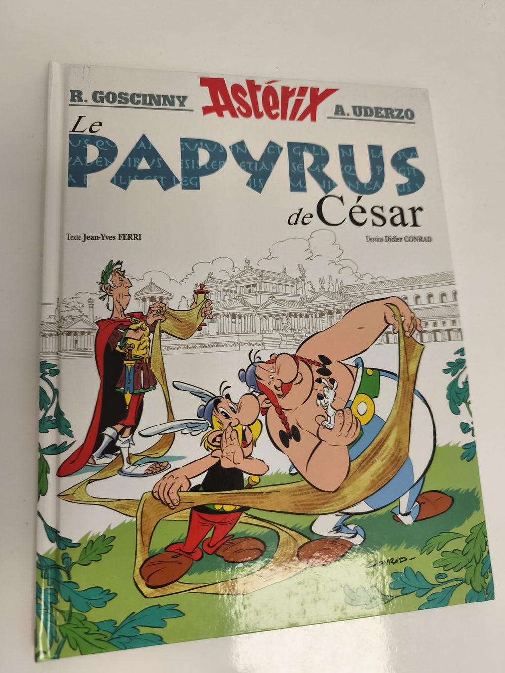 Bande dessinée Astérix Le Papyrus de César édition 2015 couverture rigide