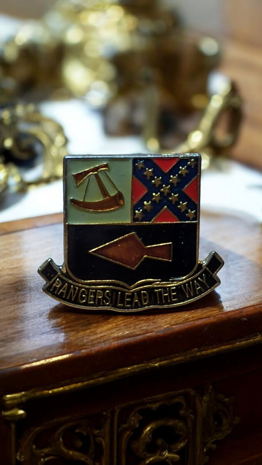 Pin's vintage Rangers Lead The Way insigne militaire émaillé écusson armée US