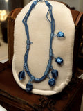 Collier vintage fantaisie bleu, pierres naturelles polies, pendentifs ethniques