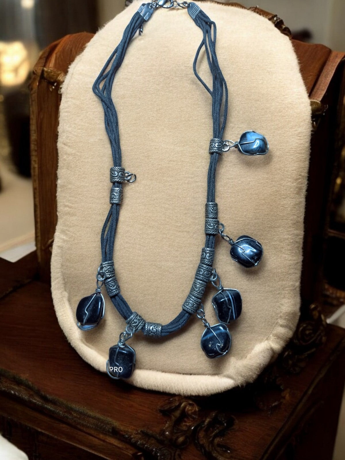 Collier vintage fantaisie bleu, pierres naturelles polies, pendentifs ethniques