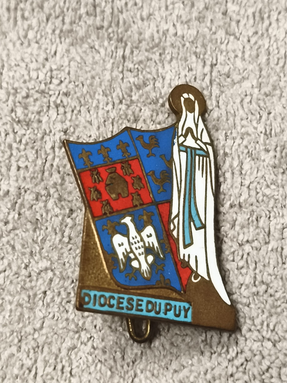 Insigne diocésain ancien DIOCESE DU PUY émail blason Vierge église badge vintage