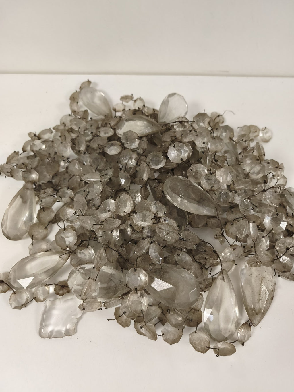 Lot pampilles anciennes pour lustre, cristal, formes diverses, déco vintage