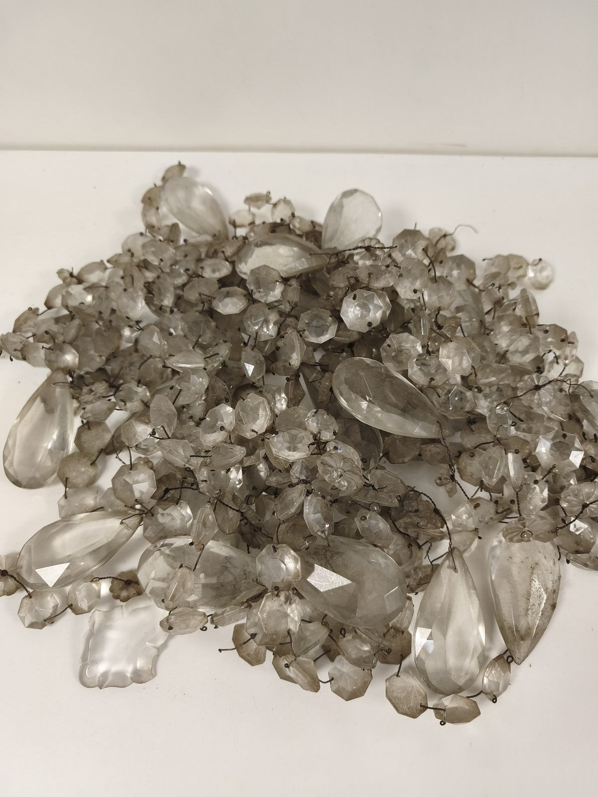 Lot pampilles anciennes pour lustre, cristal, formes diverses, déco vintage