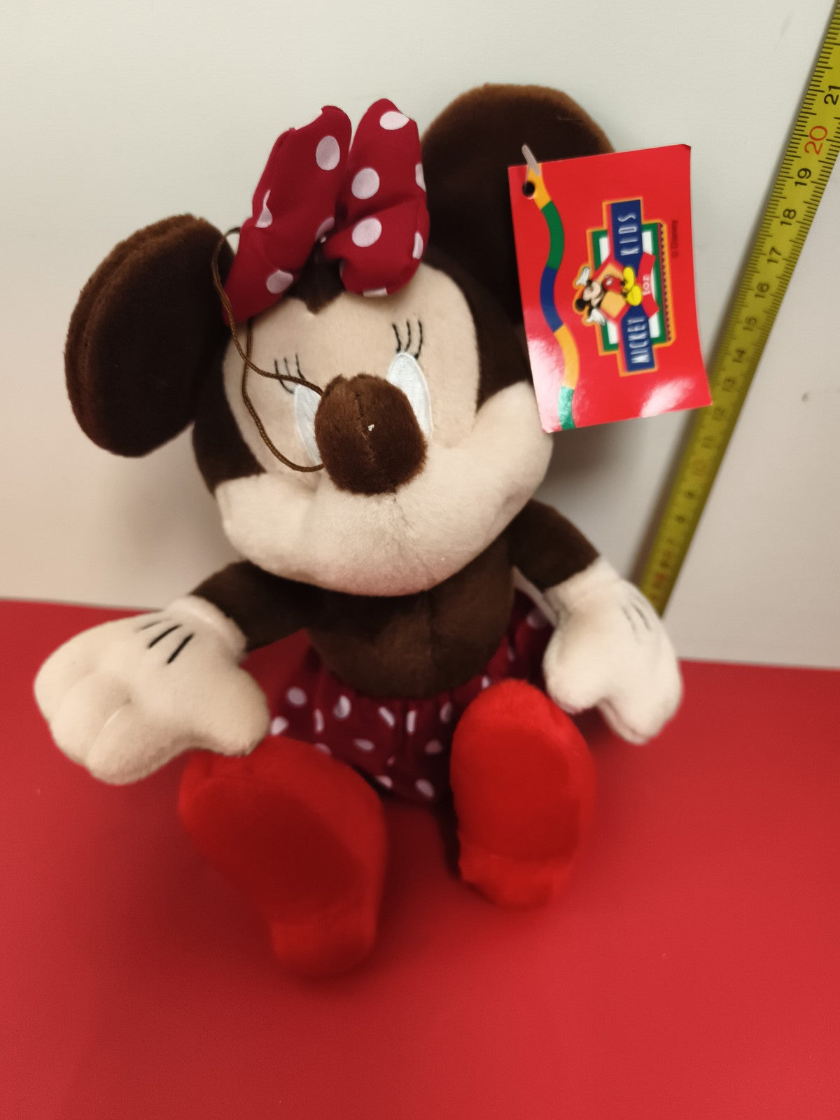 Peluche Minnie Mouse Disney Tokyo, robe rouge à pois, étiquette Mickey Kids