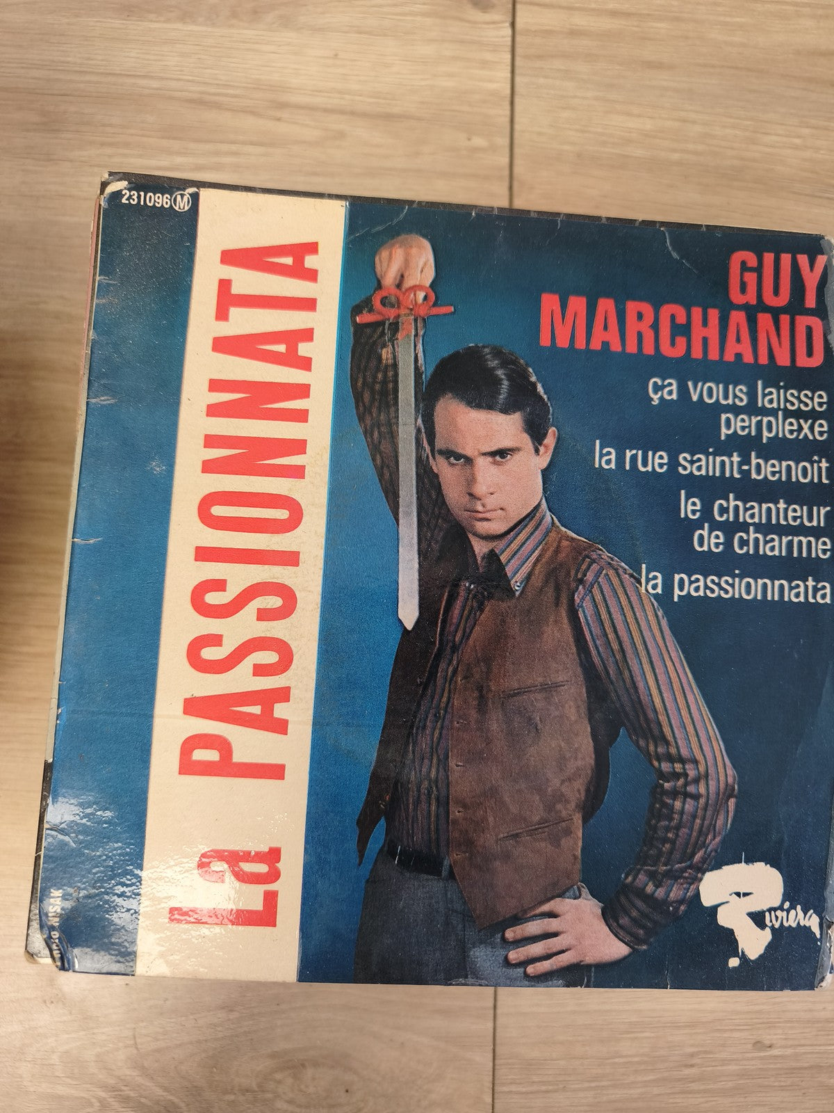 Vinyle 45 tours rétro Guy Marchand ancien disque collection état d?occasion