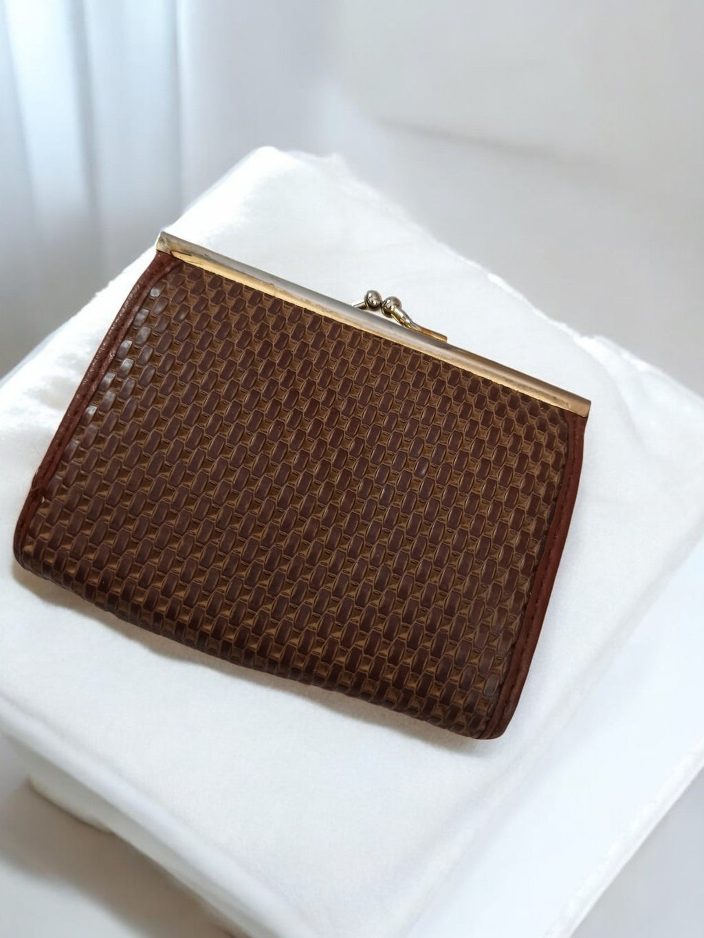 Porte-monnaie vintage cuir marron fermoir métal rétro ancien accessoire