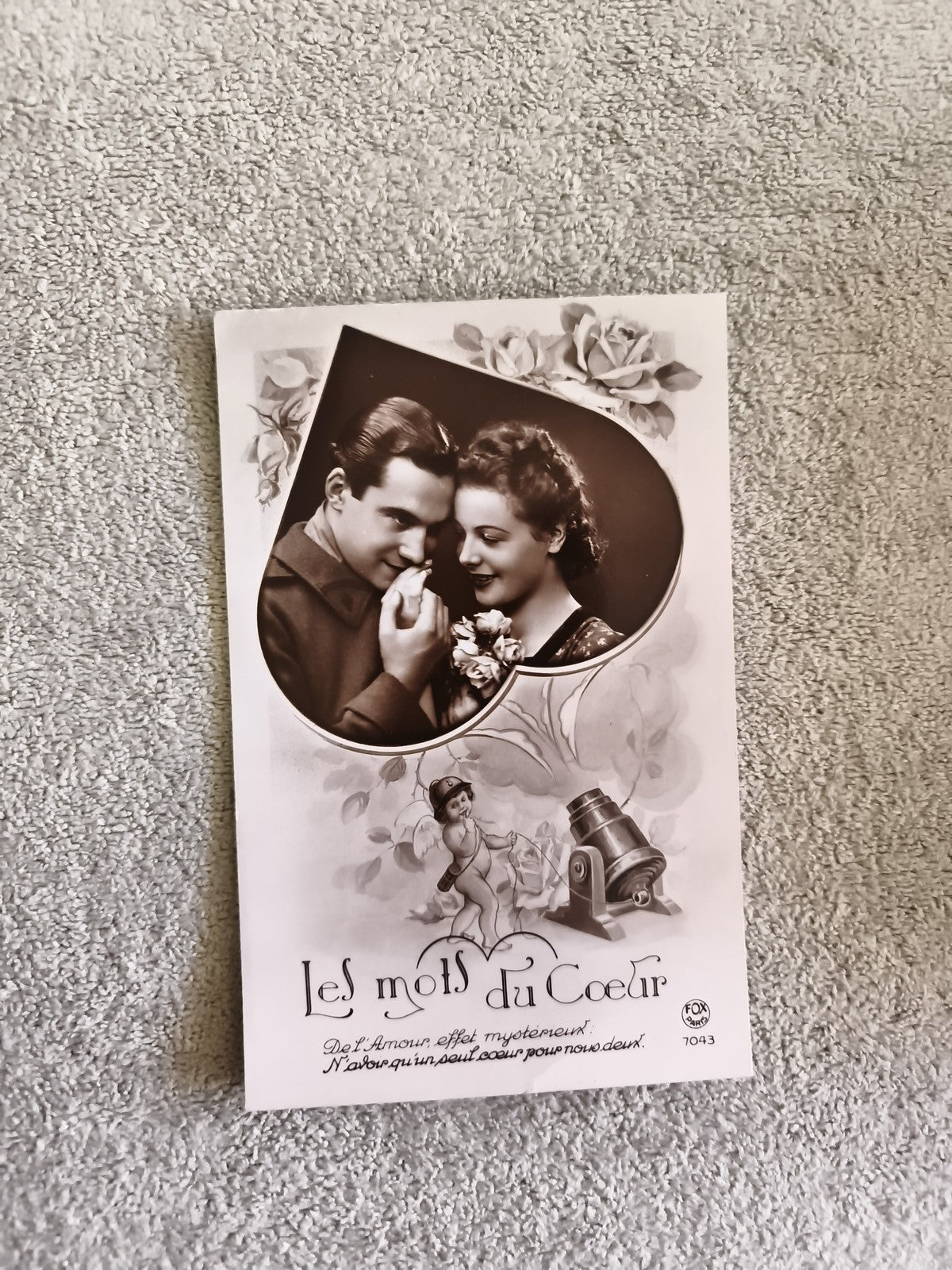 CPA Les mots du Coeur carte photo couple rétro fleurs Cupidon