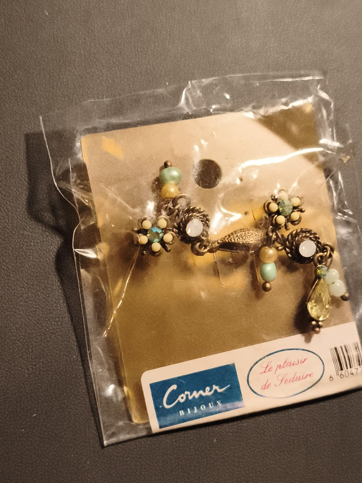 Boucles d’oreilles vintage Comer Bijoux fleurs perles pastel deadstock rétro