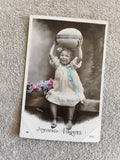 CPA Joyeuses Pâques fillette œuf géant ruban colorisé Sazerac DOL