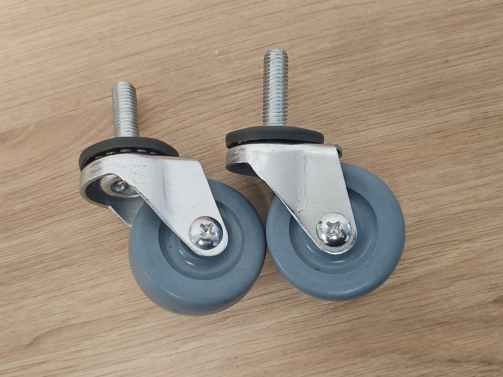 Roulette pivotante Caster Swivel 50M10x30 CLR PL usage industriel ou mobilier