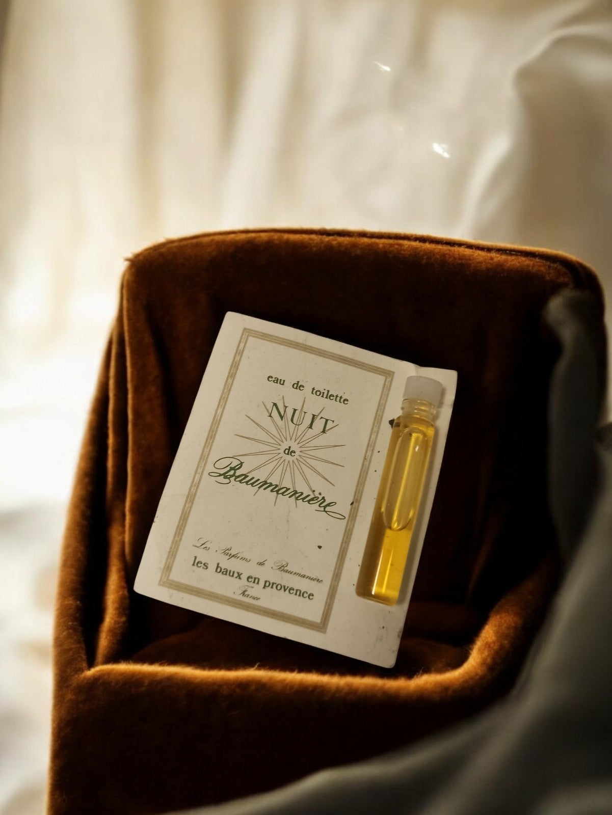 Miniature parfum Nuit de Baumanière vintage ancien flacon Les Baux Provence