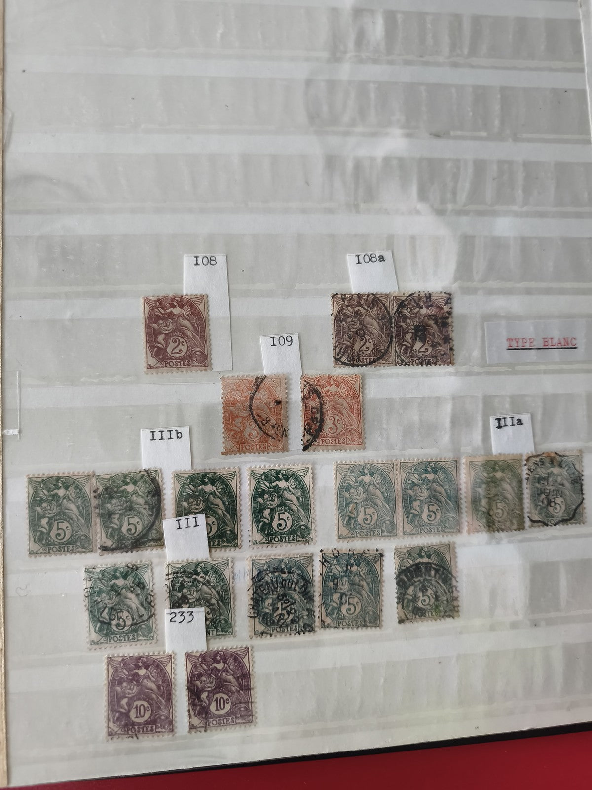 Lot de timbres oblitérés France divers formats et couleurs (support non inclus)