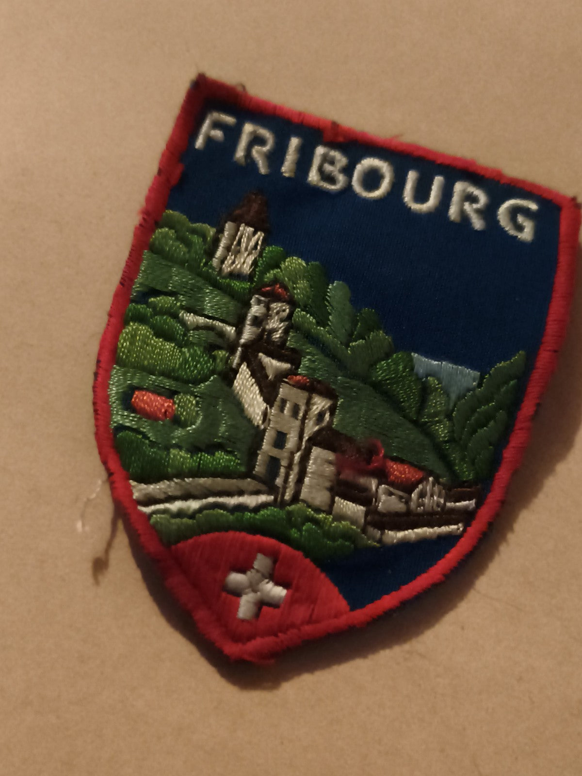 Écusson brodé ancien Fribourg Suisse, blason patch vintage broderie